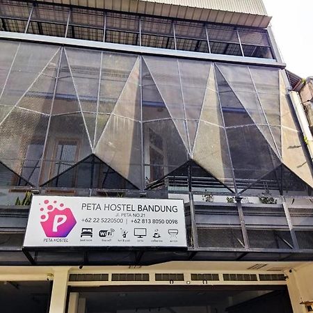 Peta Hostel Бандунг Экстерьер фото