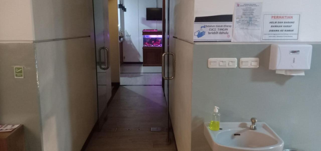 Peta Hostel Бандунг Экстерьер фото