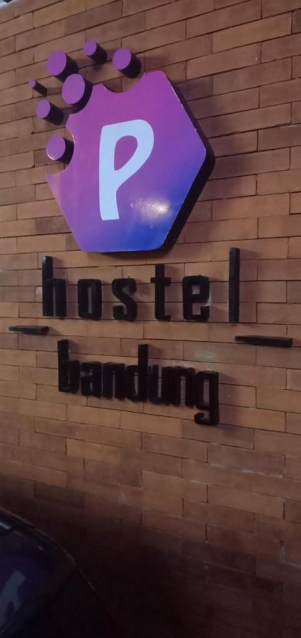 Peta Hostel Бандунг Экстерьер фото
