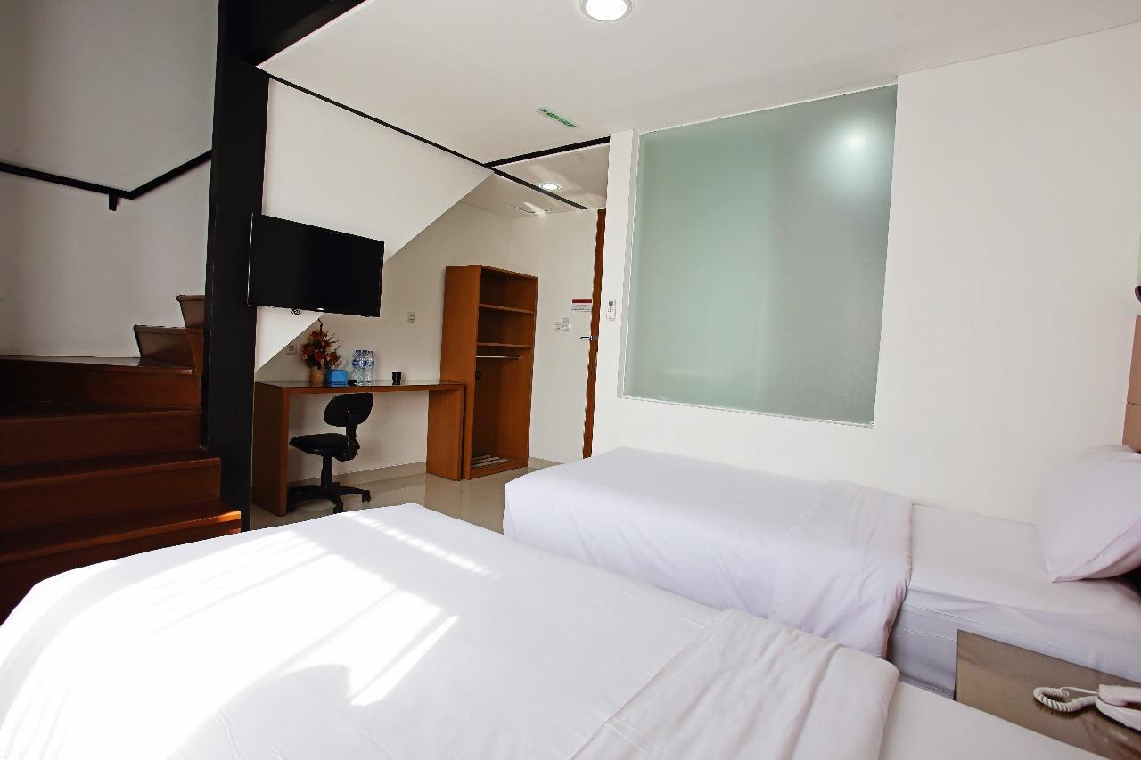 Peta Hostel Бандунг Экстерьер фото